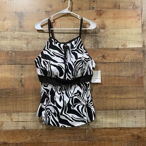 New With Tags Tankini Top by 24th & Ocean Size 16W